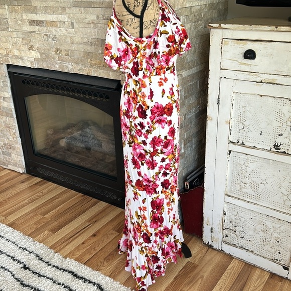 Bluivy Dreaming of Roses wrap front maxi dress pink white cold shoulder rayon - Picture 9 of 14